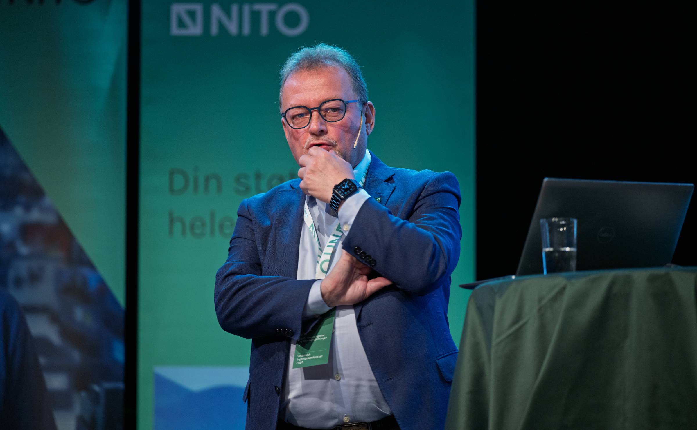 NITO President Kjetil Lein stands at the podium during an event.